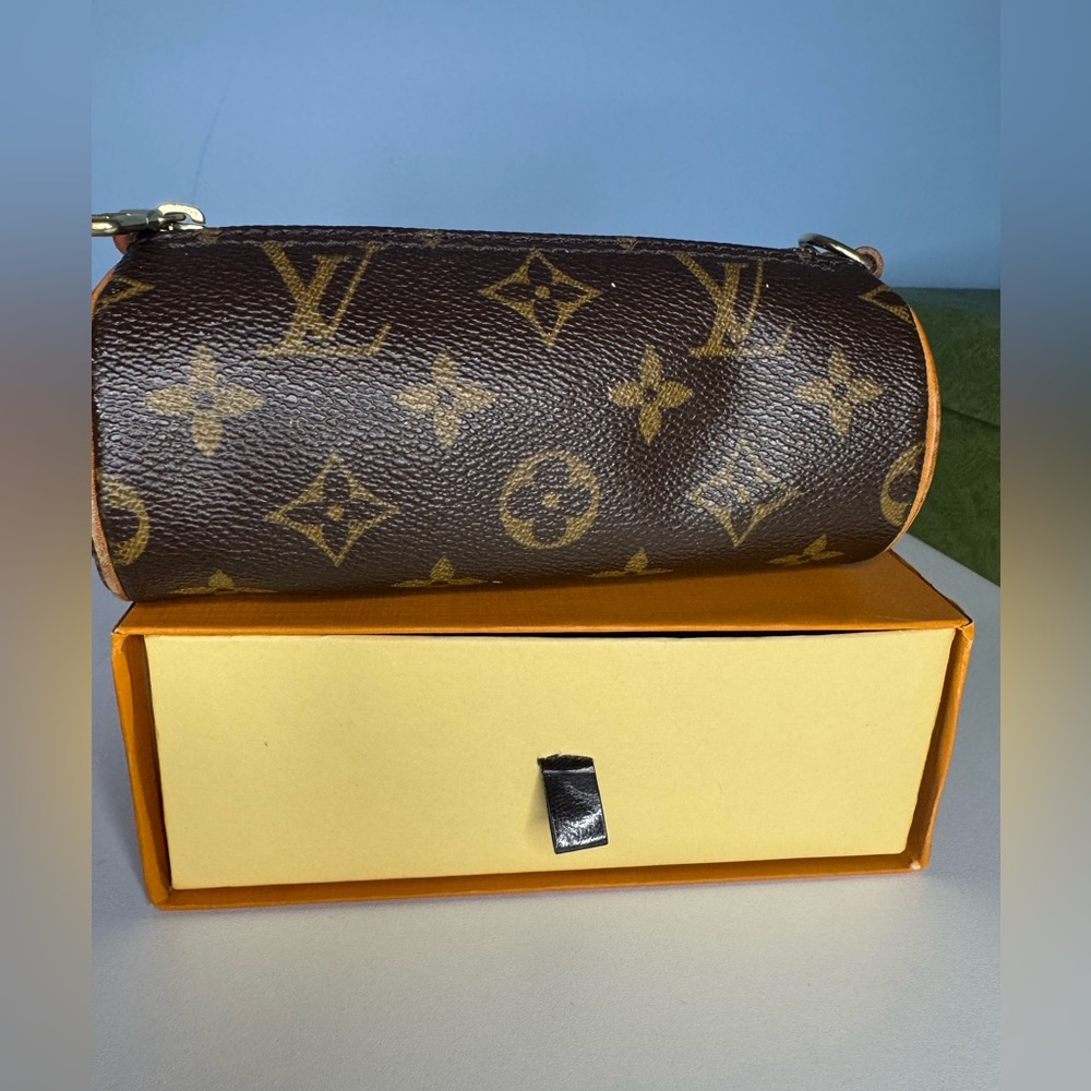 Louis Vuitton Monogram Trousse Ronde’ Pouch - Picture 8 of 14